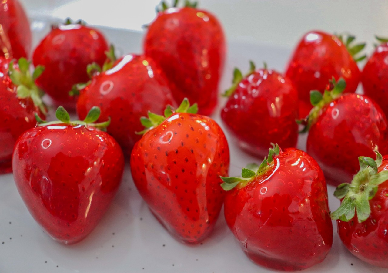 recept-pa-kandiderade-jordgubbar